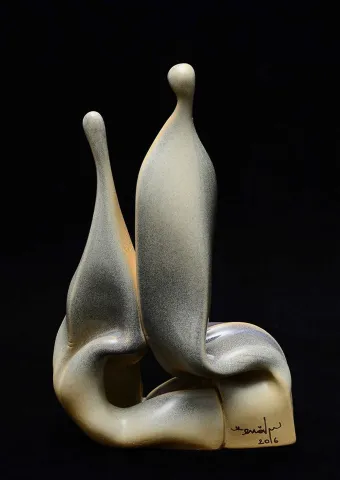 "Töre 1" eseri KEMAL ULUDAĞ tarafından 2016 yılında 25x15x10 cm ölçülerinde Stoneware-1200 °C tekniği ile yapılmıştır.