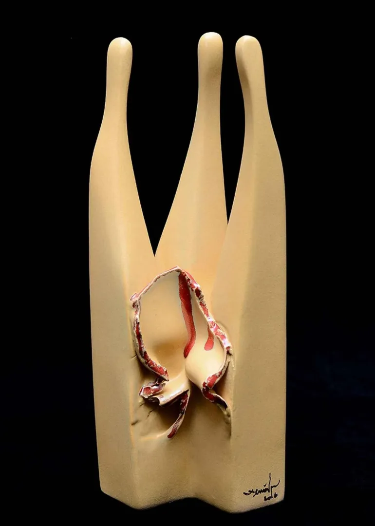 KEMAL ULUDAĞ — “Töre 10”, 2016 "Töre 10" eseri KEMAL ULUDAĞ tarafından 2016 yılında 29x10x10 cm ölçülerinde Stoneware-1200 °C tekniği ile yapılmıştır.