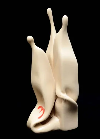 "Töre 12" eseri KEMAL ULUDAĞ tarafından 2016 yılında 29x15x10 cm ölçülerinde Stoneware-1200 °C tekniği ile yapılmıştır.