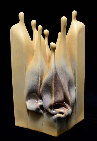 "Töre 18" eseri KEMAL ULUDAĞ tarafından 2016 yılında 29x18x18 cm ölçülerinde Stoneware-1200 °C tekniği ile yapılmıştır.