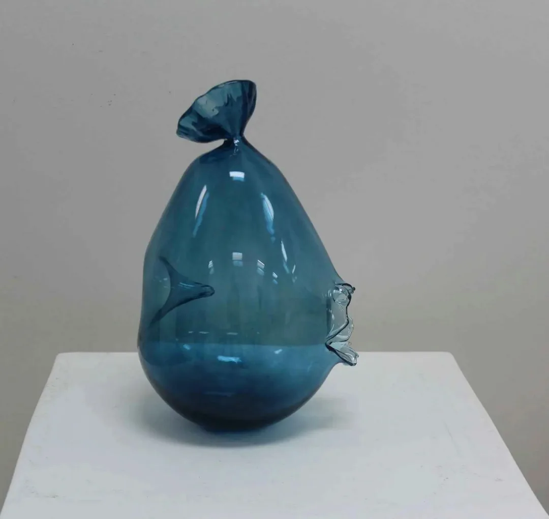 yakınlaştır "Aura-1" eseri UFUK AKBEY tarafından 48x34x53 cm ölçülerinde yapılmıştır.