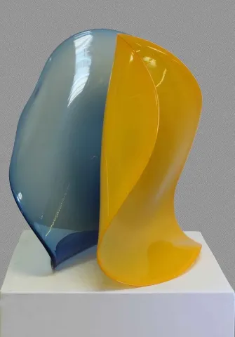 UFUK AKBEY — “Aura-2” "Aura-2" eseri UFUK AKBEY tarafından 52x53x37 cm ölçülerinde yapılmıştır.