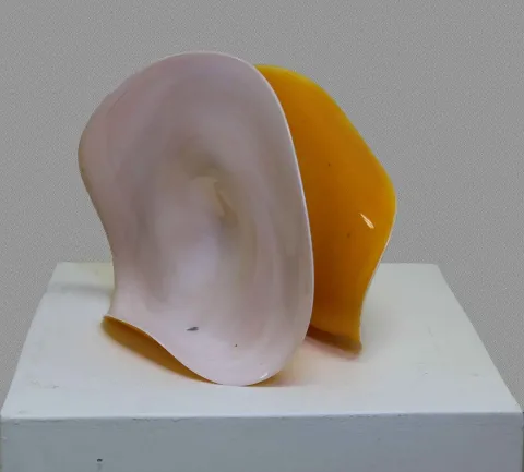 UFUK AKBEY — “Aura-4” "Aura-4" eseri UFUK AKBEY tarafından 32x36x23 cm ölçülerinde yapılmıştır.