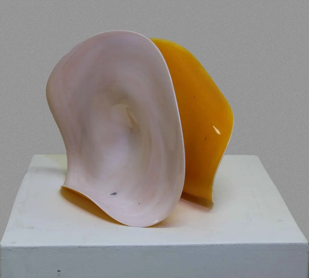 yakınlaştır "Aura-4" eseri UFUK AKBEY tarafından 32x36x23 cm ölçülerinde yapılmıştır.