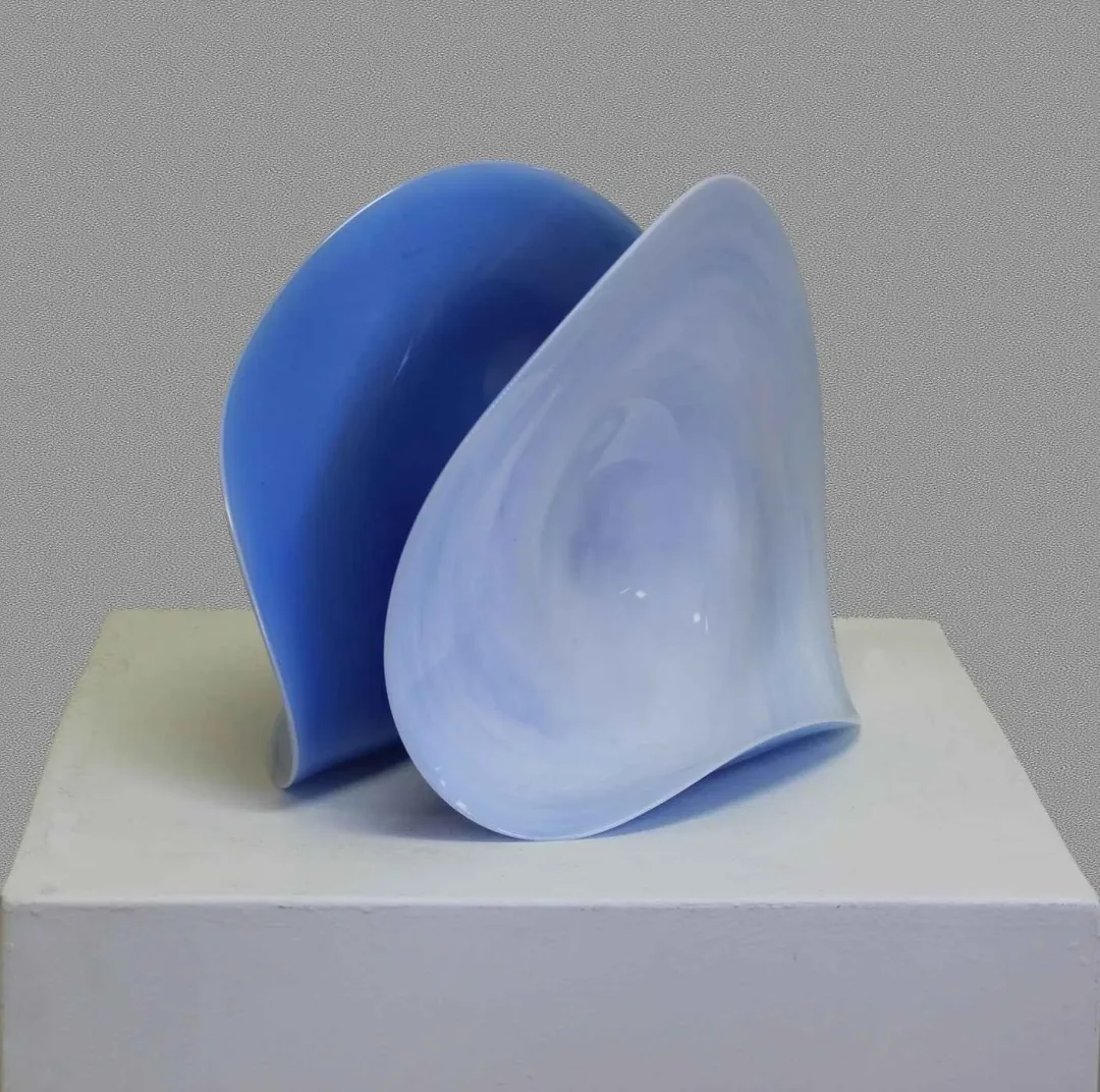 yakınlaştır "Aura-6" eseri UFUK AKBEY tarafından 32x36x21 cm ölçülerinde yapılmıştır.