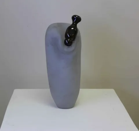 "Enstantane-7" eseri UFUK AKBEY tarafından 37x14x16 cm ölçülerinde yapılmıştır.