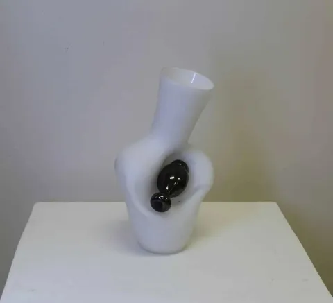 "Enstantane-8" eseri UFUK AKBEY tarafından 31x16x14 cm ölçülerinde yapılmıştır.