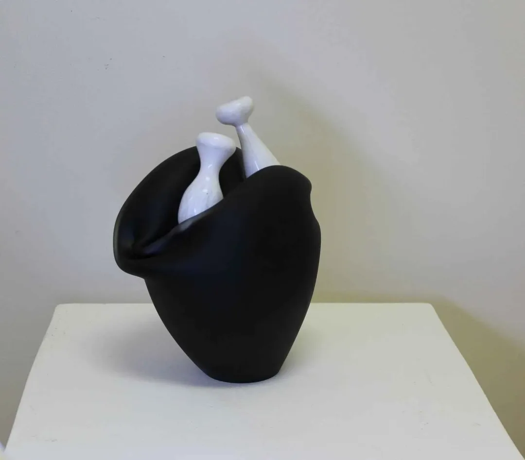 yakınlaştır "Enstantane-6" eseri UFUK AKBEY tarafından 30x17x15 cm ölçülerinde yapılmıştır.