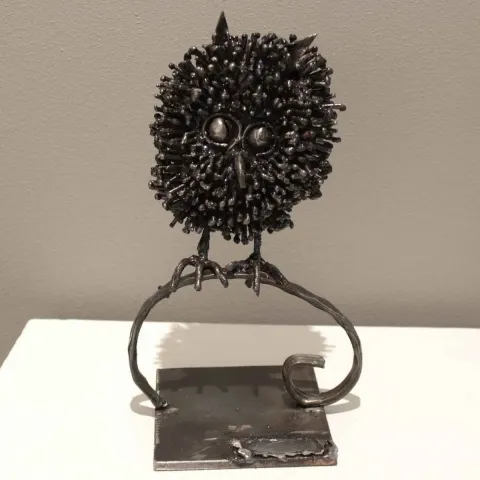 "Baykuş" eseri MURAT YILDIRIMÇAKAR tarafından 2016 yılında 23x11x12 cm ölçülerinde Metal tekniği ile yapılmıştır.