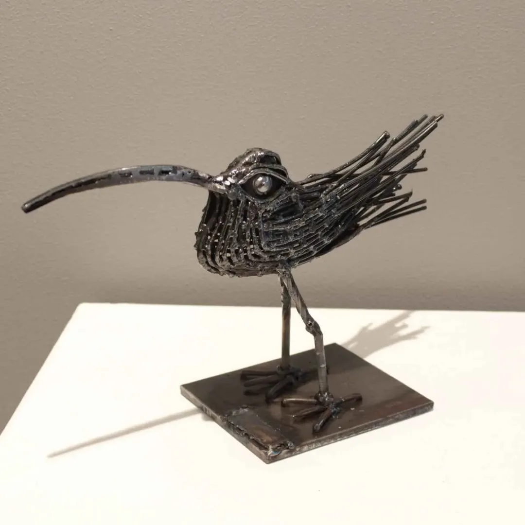 yakınlaştır "Kum Kuşu" eseri MURAT YILDIRIMÇAKAR tarafından 2016 yılında 30x18x11 cm ölçülerinde Metal tekniği ile yapılmıştır.