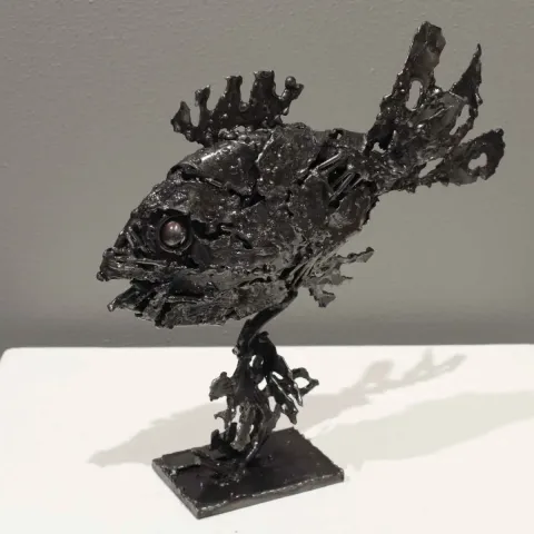 "Balık" eseri MURAT YILDIRIMÇAKAR tarafından 2016 yılında 25x23x8 cm ölçülerinde Metal tekniği ile yapılmıştır.