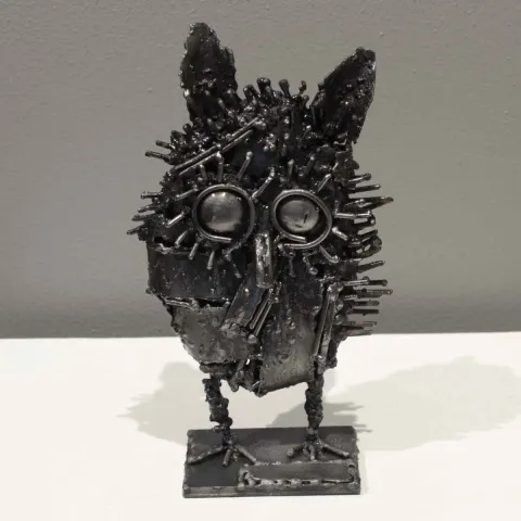 "Baykuş" eseri MURAT YILDIRIMÇAKAR tarafından 2016 yılında 13x23x6 cm ölçülerinde Metal tekniği ile yapılmıştır.