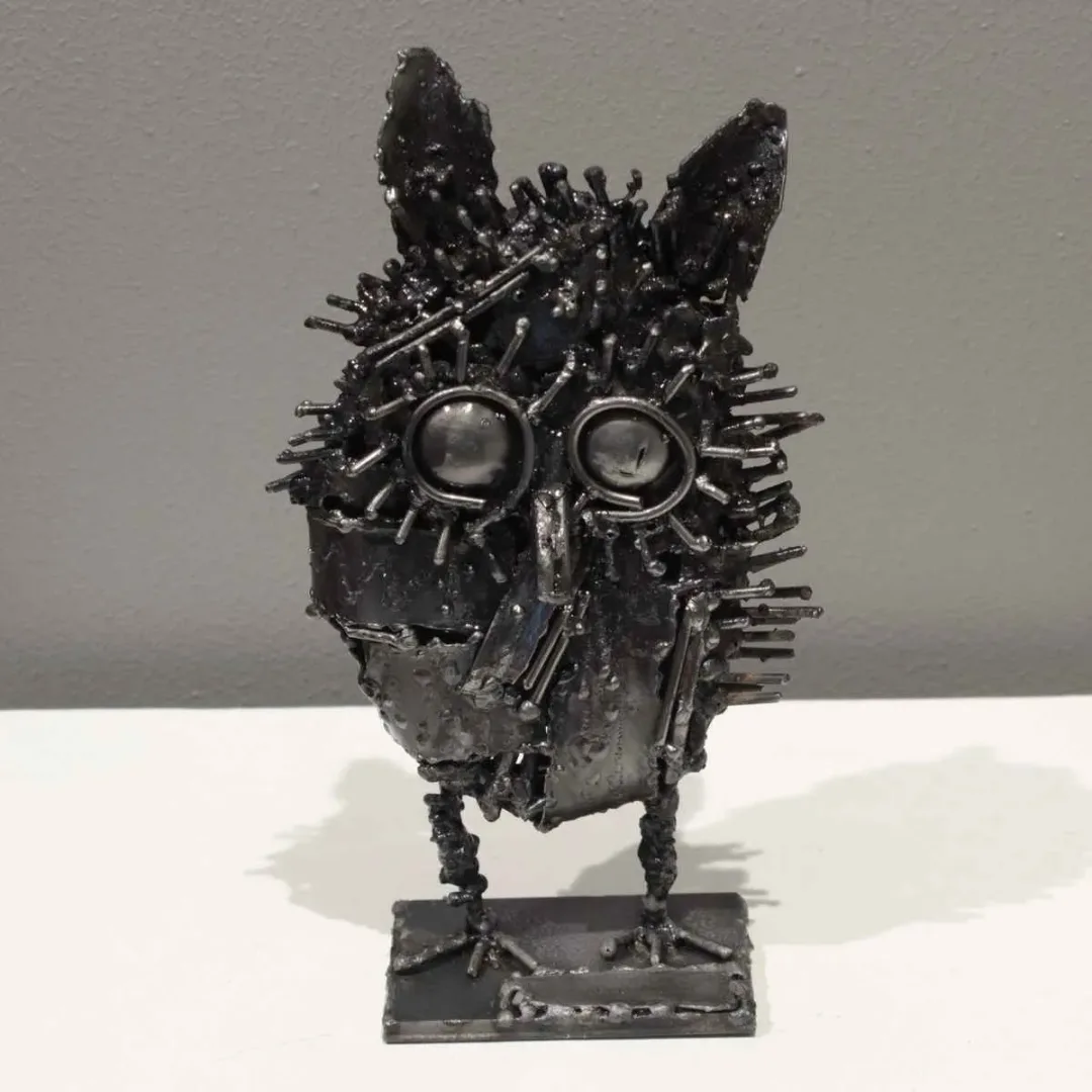 yakınlaştır "Baykuş" eseri MURAT YILDIRIMÇAKAR tarafından 2016 yılında 13x23x6 cm ölçülerinde Metal tekniği ile yapılmıştır.