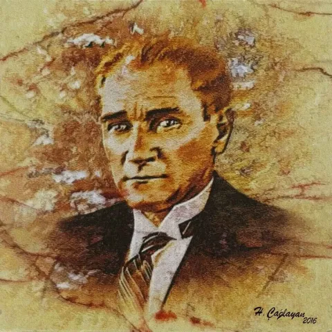 HASAN ÇAĞLAYAN — “Atatürk”, 2016 "Atatürk" eseri HASAN ÇAĞLAYAN tarafından 2016 yılında 25x25 cm ölçülerinde Tuval üzeri karışık teknik tekniği ile yapılmıştır.