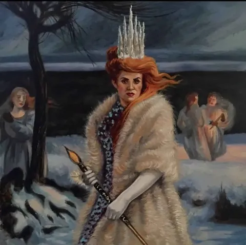 HATİCE BERRAK ÇİÇE — “Dedikodu”, 2016 "Dedikodu" eseri HATİCE BERRAK ÇİÇE tarafından 2016 yılında 25x25 cm ölçülerinde Tuval üzeri yağlı boya tekniği ile yapılmıştır.
