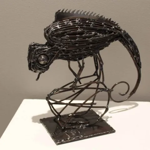 "Bukalemun" eseri MURAT YILDIRIMÇAKAR tarafından 2016 yılında 28x30x13 cm ölçülerinde Metal tekniği ile yapılmıştır.