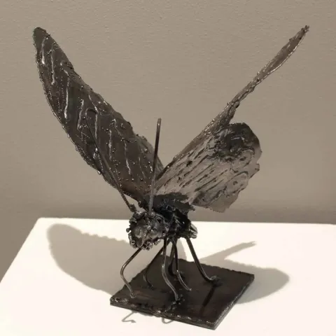"Kelebek" eseri MURAT YILDIRIMÇAKAR tarafından 2016 yılında 25x23x11 cm ölçülerinde Metal tekniği ile yapılmıştır.