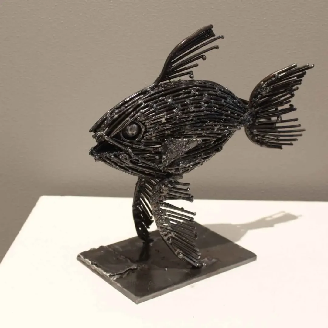 yakınlaştır "Balık" eseri MURAT YILDIRIMÇAKAR tarafından 2016 yılında 23x23x11 cm ölçülerinde Metal tekniği ile yapılmıştır.