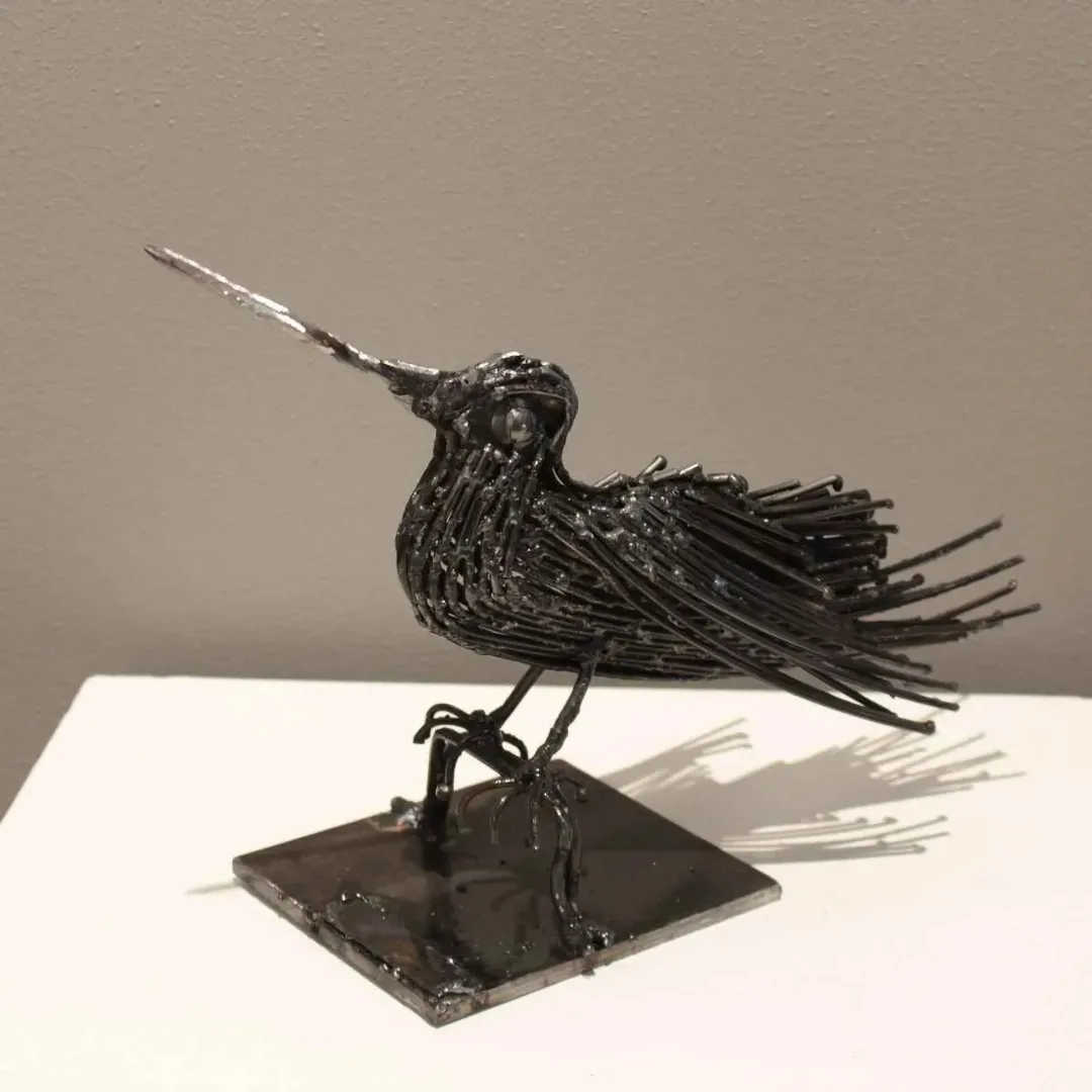 yakınlaştır "Sinek Kuşu" eseri MURAT YILDIRIMÇAKAR tarafından 2016 yılında 30x23x11 cm ölçülerinde Metal tekniği ile yapılmıştır.