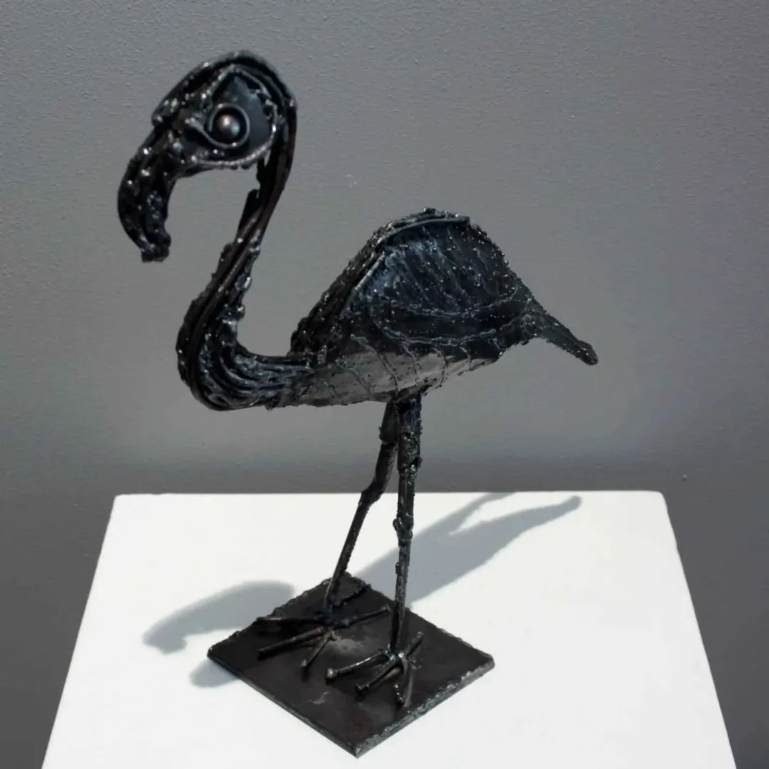 yakınlaştır "Flamingo" eseri MURAT YILDIRIMÇAKAR tarafından 2016 yılında 38x30x11 cm ölçülerinde Metal tekniği ile yapılmıştır.