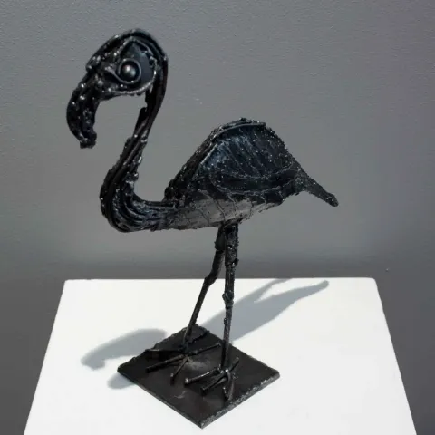 "Flamingo" eseri MURAT YILDIRIMÇAKAR tarafından 2016 yılında 38x30x11 cm ölçülerinde Metal tekniği ile yapılmıştır.