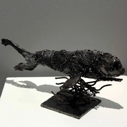 "Balina" eseri MURAT YILDIRIMÇAKAR tarafından 2016 yılında 33x16x10 cm ölçülerinde Metal tekniği ile yapılmıştır.
