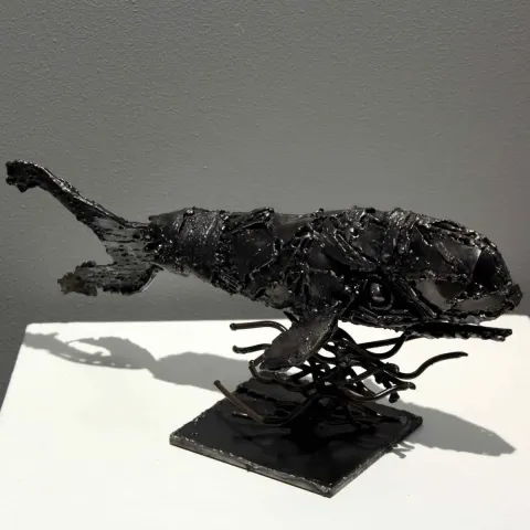 "Balina" eseri MURAT YILDIRIMÇAKAR tarafından 2016 yılında 33x16x10 cm ölçülerinde Metal tekniği ile yapılmıştır.