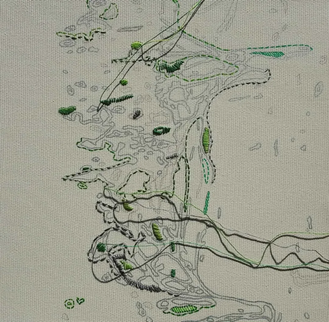 "isimsiz" eseri ARZU GÜLDALI UYSAL tarafından 2016 yılında 25x25 cm ölçülerinde Tuval üzeri karışık teknik tekniği ile yapılmıştır.