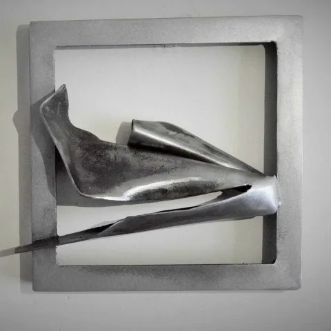 SANEM TUFAN — “isimsiz”, 2016 "isimsiz" eseri SANEM TUFAN tarafından 2016 yılında 25x25 cm ölçülerinde Metal tekniği ile yapılmıştır.