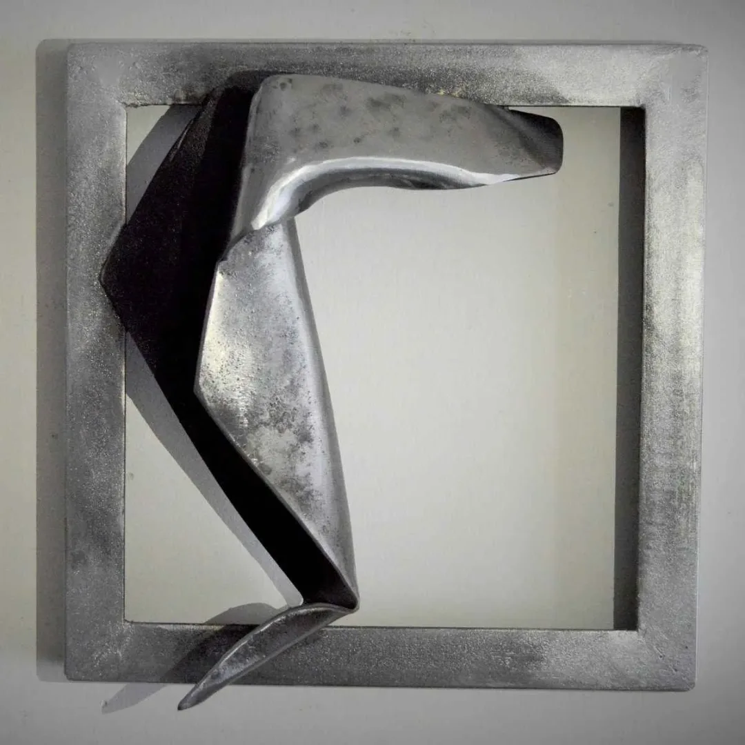 "isimsiz" eseri SANEM TUFAN tarafından 2016 yılında 25x25 cm ölçülerinde Metal tekniği ile yapılmıştır.
