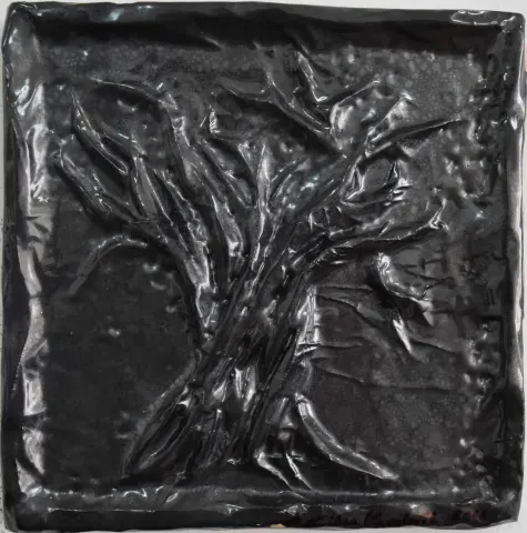 ALİ CİHAN KAYALIOĞLU — “isimsiz”, 2016 "isimsiz" eseri ALİ CİHAN KAYALIOĞLU tarafından 2016 yılında 25x25 cm ölçülerinde Seramik tekniği ile yapılmıştır.