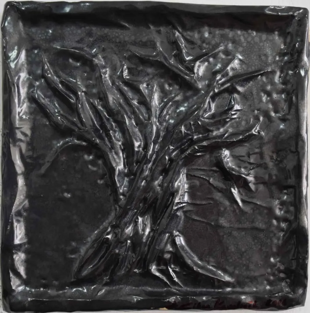 yakınlaştır "isimsiz" eseri ALİ CİHAN KAYALIOĞLU tarafından 2016 yılında 25x25 cm ölçülerinde Seramik tekniği ile yapılmıştır.