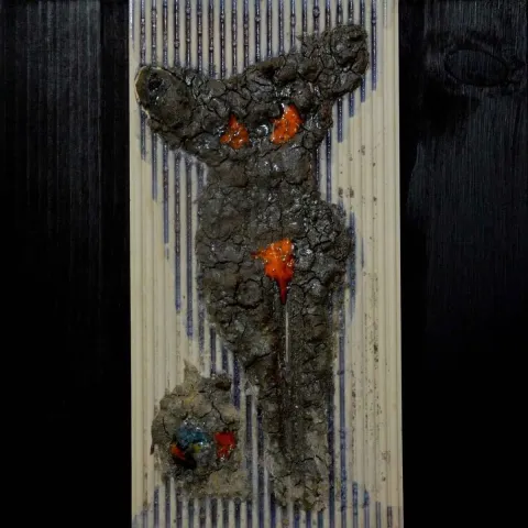 "isimsiz" eseri BİRKAN AKÇA tarafından 2016 yılında 25x25 cm ölçülerinde Seramik tekniği ile yapılmıştır.