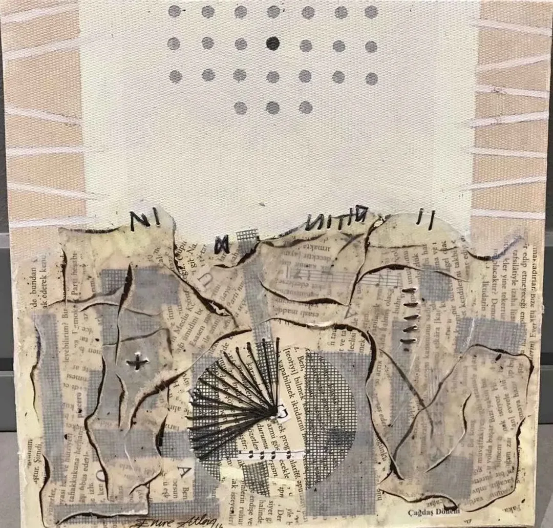 "isimsiz" eseri EMRE ATLAN tarafından 2016 yılında 25x25 cm ölçülerinde Tuval üzeri karışık teknik tekniği ile yapılmıştır.