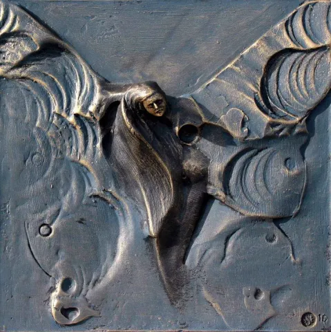 "isimsiz" eseri SERKAN SUPHİ ERTUĞRUL tarafından 2016 yılında 25x25 cm ölçülerinde Seramik tekniği ile yapılmıştır.