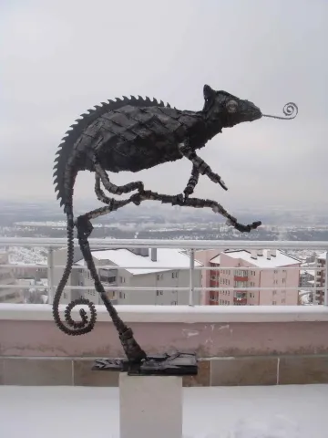 MURAT YILDIRIMÇAKAR — “Bukalemun”, 2017 "Bukalemun" eseri MURAT YILDIRIMÇAKAR tarafından 2017 yılında 94x110x44 cm ölçülerinde Metal tekniği ile yapılmıştır.