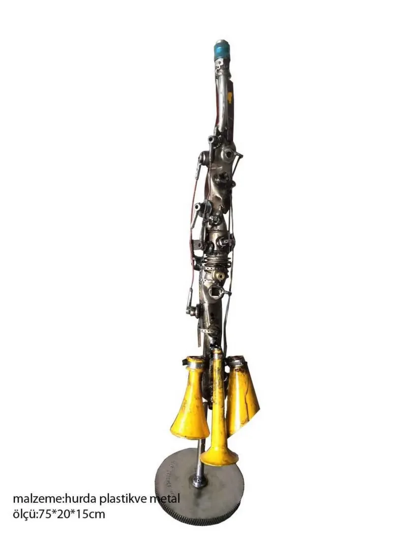 yakınlaştır "Klarnet" eseri ASAF ERDEMLİ tarafından 2017 yılında 75x20x15 cm ölçülerinde Hurda Metal+Plastik tekniği ile yapılmıştır.