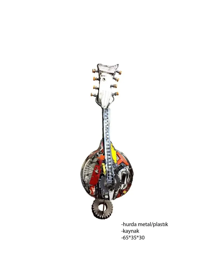 yakınlaştır "Mandolin" eseri ASAF ERDEMLİ tarafından 2017 yılında 65x35x30 cm ölçülerinde Hurda Metal+Plastik tekniği ile yapılmıştır.