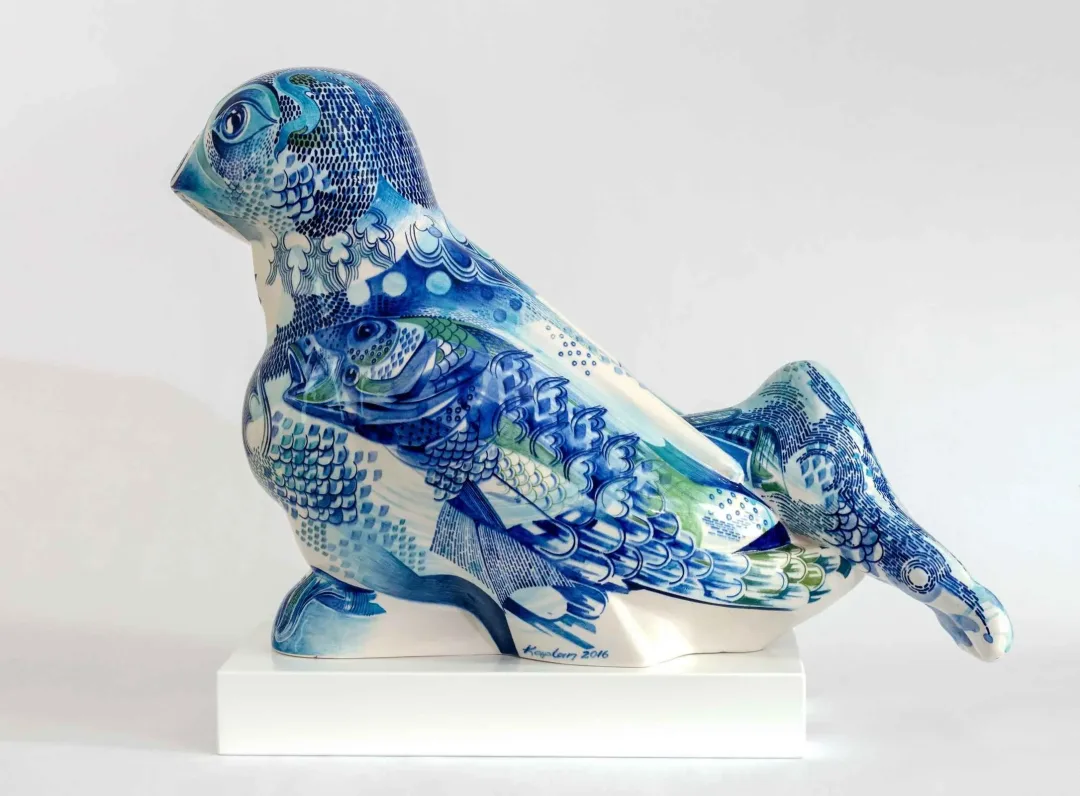 yakınlaştır "Simurg" eseri SEMİH KAPLAN tarafından 2016 yılında 45x66x25 cm ölçülerinde Seramik tekniği ile yapılmıştır.