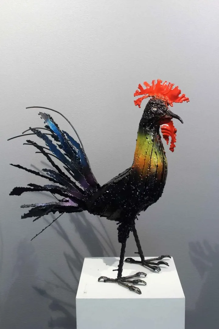 yakınlaştır "Horoz" eseri MURAT YILDIRIMÇAKAR tarafından 2017 yılında 62x58x30 cm ölçülerinde Metal tekniği ile yapılmıştır.