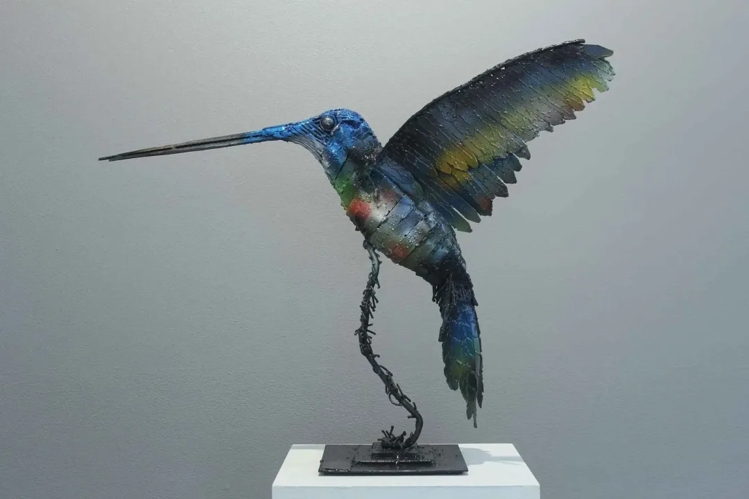 "Sinek Kuşu" eseri MURAT YILDIRIMÇAKAR tarafından 2017 yılında 58x34x65 cm ölçülerinde Metal tekniği ile yapılmıştır.