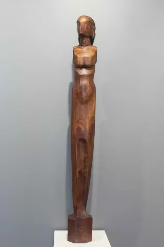 Bu eser AZİMET KARAMAN tarafından 2017 yılında 141x15x15 cm ölçülerinde Ahşap Yontu tekniği ile yapılmıştır.