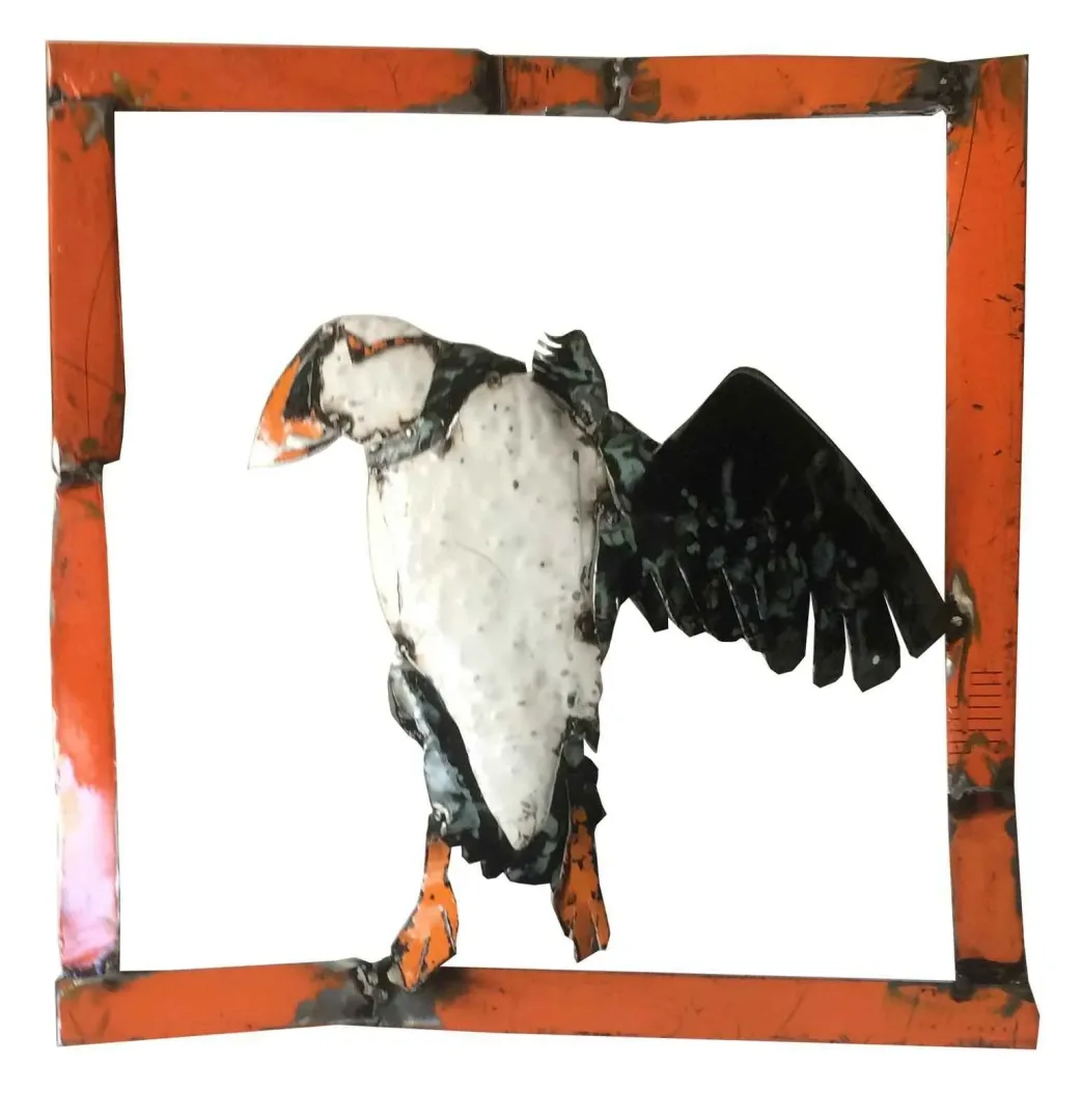 yakınlaştır "Kutup Papağanı" eseri ASAF ERDEMLİ tarafından 50x50x5 cm ölçülerinde Hurda Metal, Kaynak tekniği ile yapılmıştır.