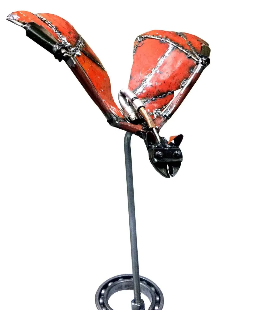 yakınlaştır "Yarasa" eseri ASAF ERDEMLİ tarafından 70x50x25 cm ölçülerinde Hurda Metal, Kaynak tekniği ile yapılmıştır.