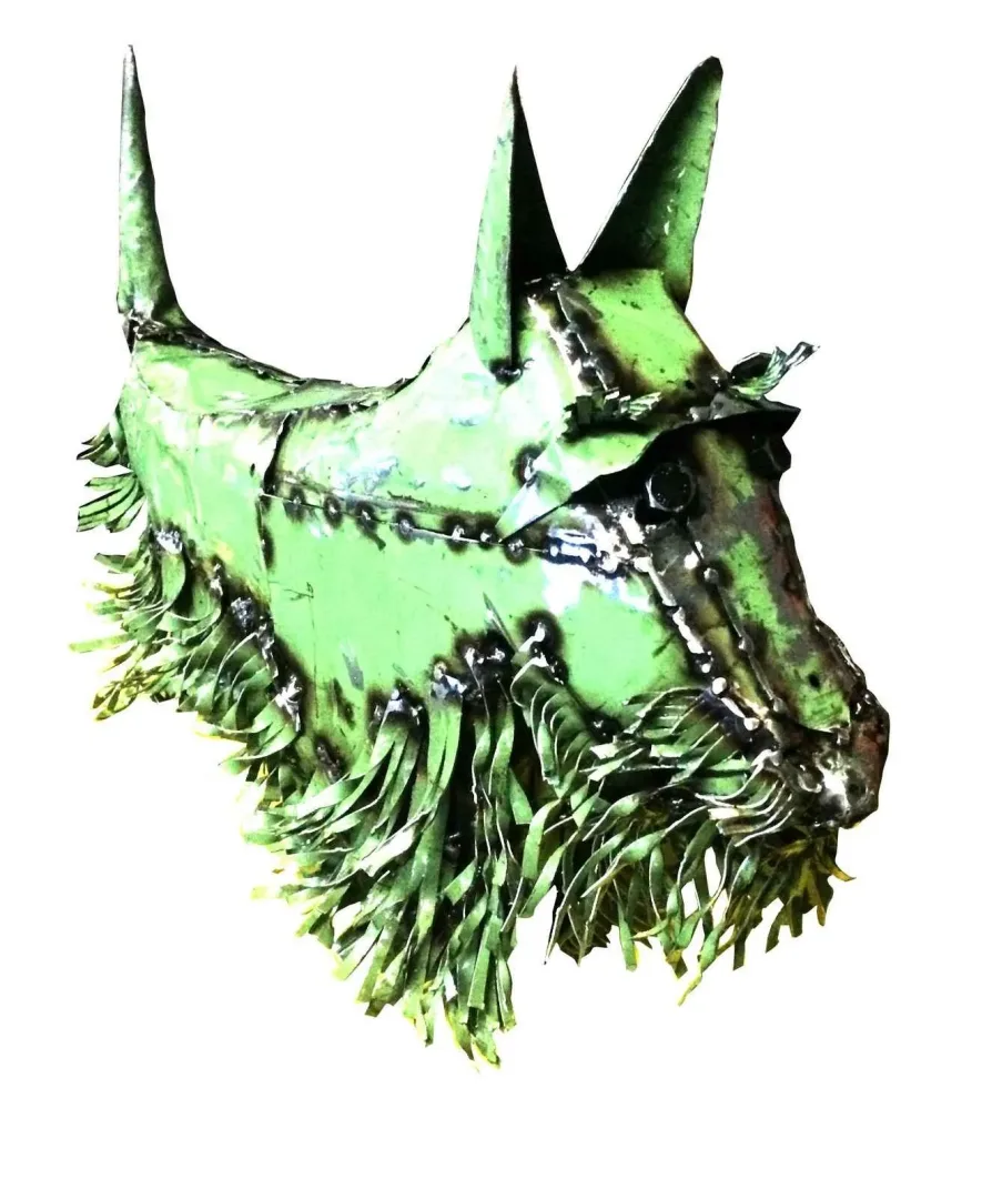 "Köpek" eseri ASAF ERDEMLİ tarafından 75x45x35 cm ölçülerinde Hurda Metal, Kaynak tekniği ile yapılmıştır.