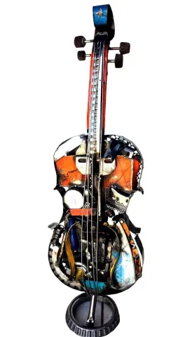 ASAF ERDEMLİ — “Keman” "Keman" eseri ASAF ERDEMLİ tarafından 77x25x23 cm ölçülerinde Hurda Metal, Kaynak tekniği ile yapılmıştır.