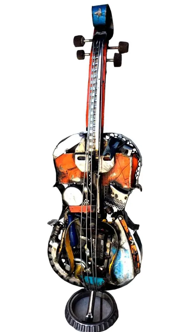 yakınlaştır "Keman" eseri ASAF ERDEMLİ tarafından 77x25x23 cm ölçülerinde Hurda Metal, Kaynak tekniği ile yapılmıştır.