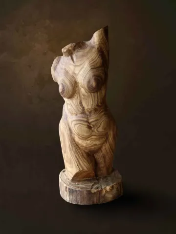Bu eser AZİMET KARAMAN tarafından 2014 yılında 65x27x27 cm ölçülerinde Ahşap Yontma (Kayın) tekniği ile yapılmıştır.