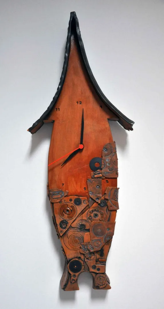 yakınlaştır "Duvar Saati" eseri DENİZ ONUR ERMAN tarafından 2016 yılında 49x48 cm ölçülerinde Alçı tekniği ile yapılmıştır.