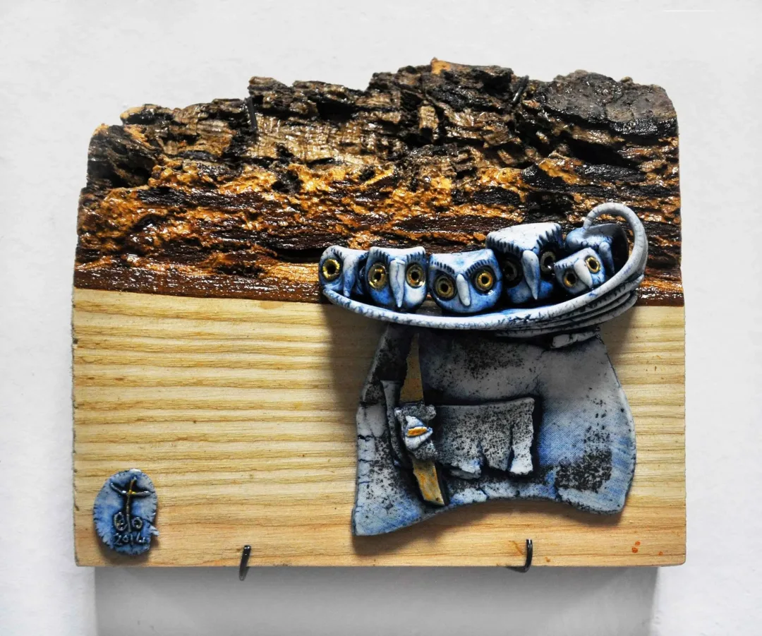 yakınlaştır "Duvar Seramiği" eseri DENİZ ONUR ERMAN tarafından 2014 yılında 16x38x18 cm ölçülerinde Seramik tekniği ile yapılmıştır.